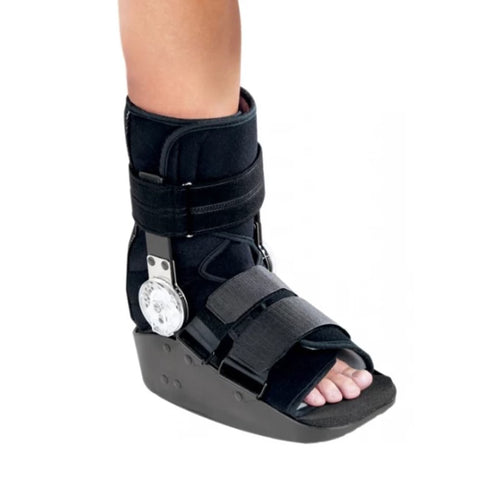 Walker Boot MaxTrax™ Non-Pneumatic Adult Small Short #79-95353